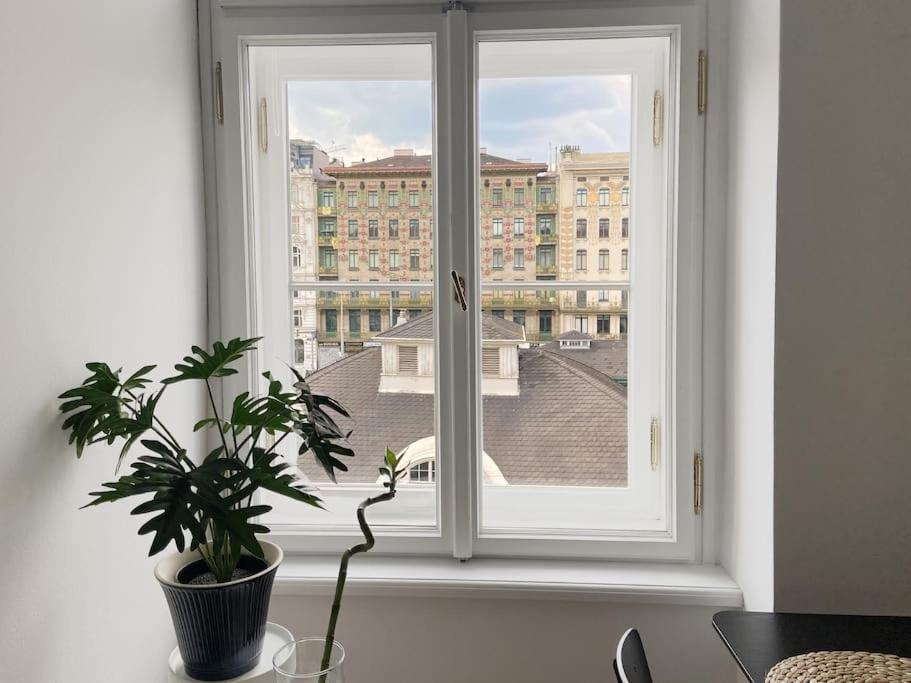 Stylish Designer Apartment At The Center Of Vienna Naschmarkt Exterior photo